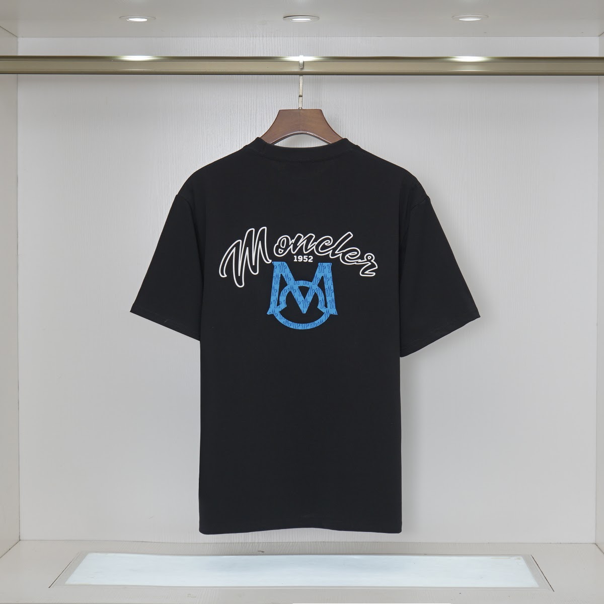 Remera Moncler - Messias Indumentaria (foto 2)